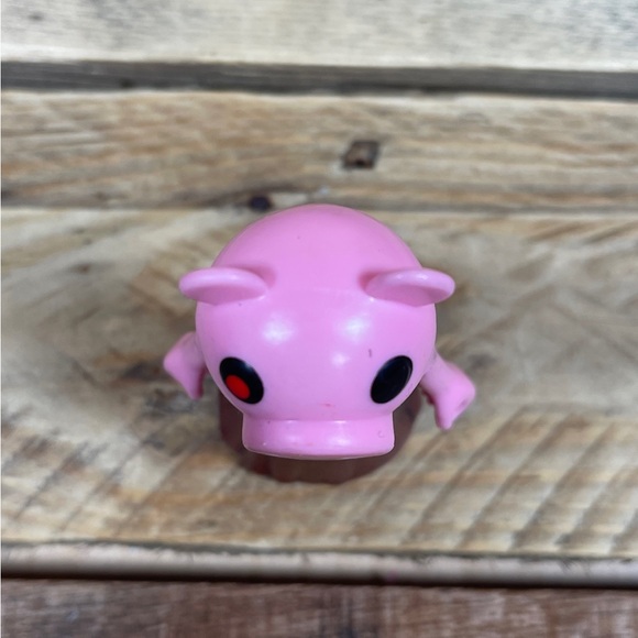 Roblox Piggy Action Figure 4” Red Dress Girl Pink Pig Series 1 Video Game Toy - Picture 5 of 6